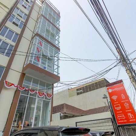 Hotel Reddoorz Near Hayam Wuruk Plaza Giacarta Esterno foto