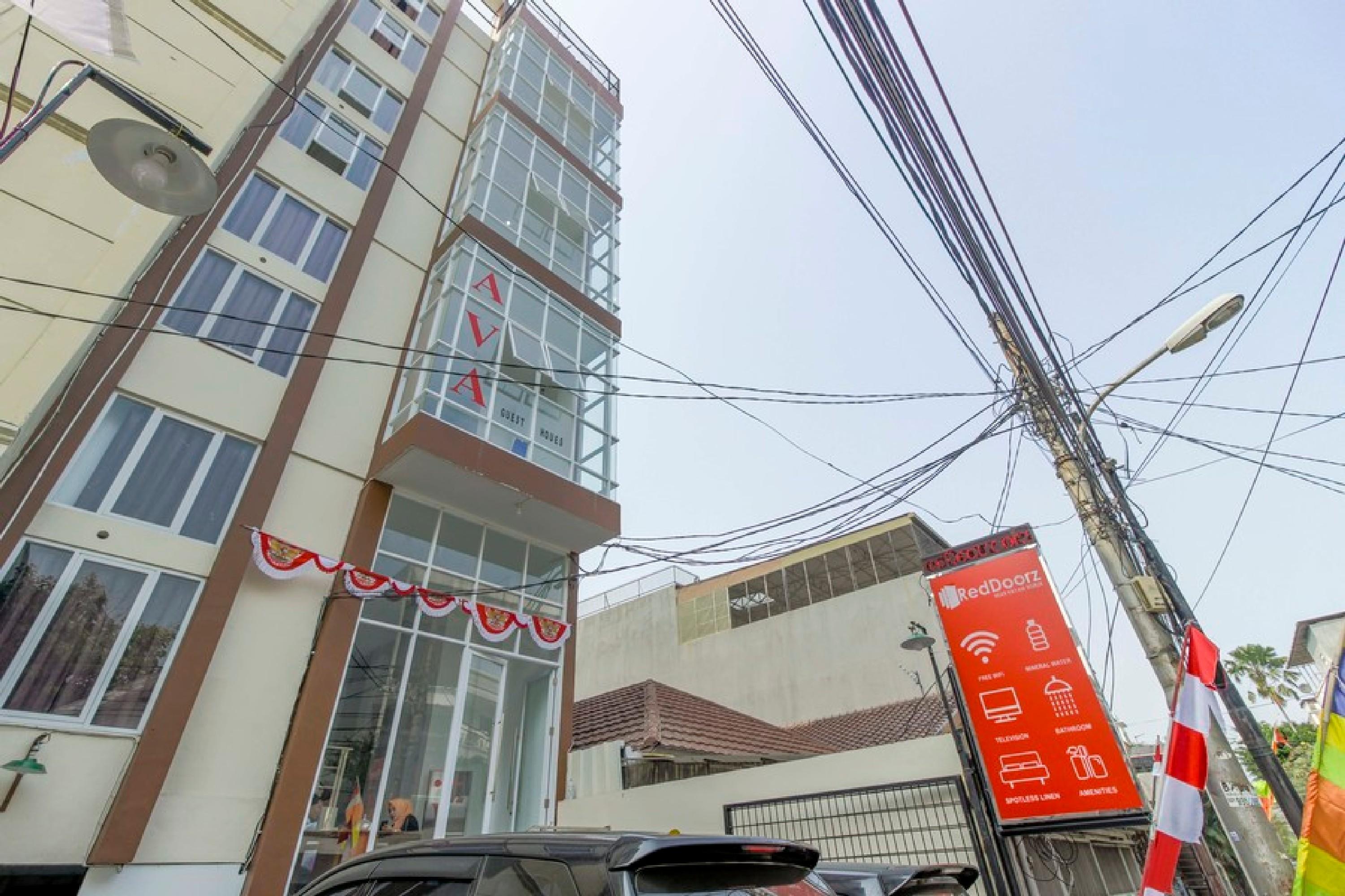 Hotel Reddoorz Near Hayam Wuruk Plaza Giacarta Esterno foto