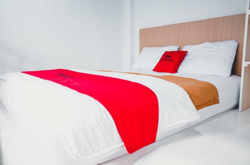 Hotel Reddoorz Near Hayam Wuruk Plaza Giacarta Esterno foto